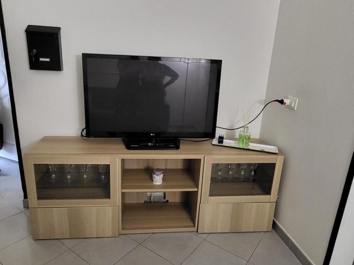 شقة L'Appoggio Perfetto فياريجيو المظهر الخارجي الصورة